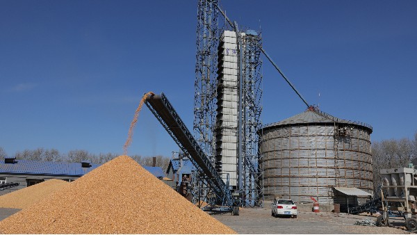 烘糧1萬噸成本僅24萬，秸稈打捆直燃熱風(fēng)爐為農(nóng)戶增收